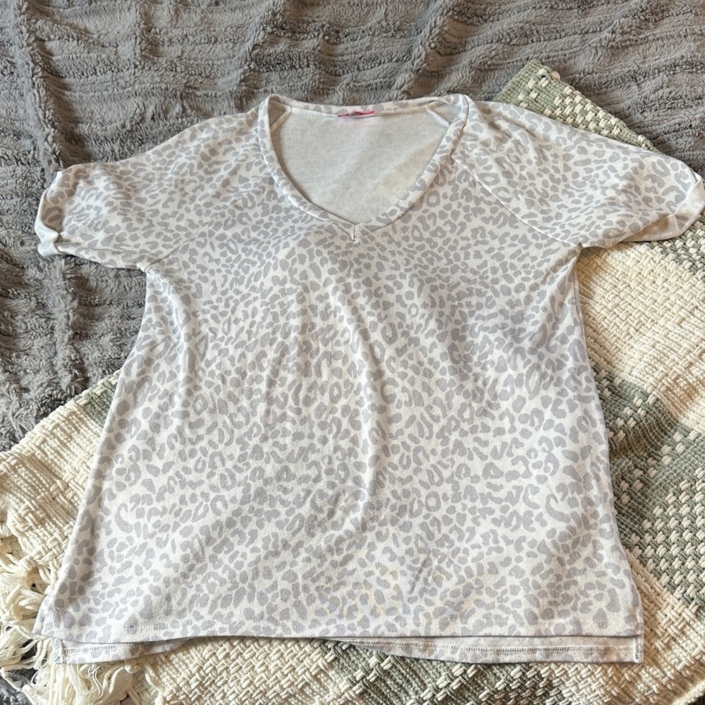 Pink Lily women’s t shirt